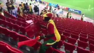 動画あり【賞賛】サッカーワールドカップ　セネガルサポーターもスタジアムのゴミ拾い