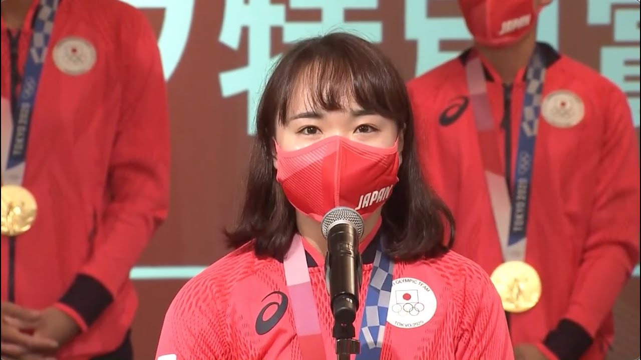 伊藤美誠 混合ダブルスで男子選手のボールを返すと「スッキリする！」｜東京オリンピック特別賞表彰式