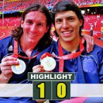 [2008年北京オリンピック] で行われた決勝でアルゼンチンは、リオネル・メッシのパスからディ・マリアが挙げた決勝点でアトランタ五輪王者のナイジェリアを下し、金メダルを獲得した。